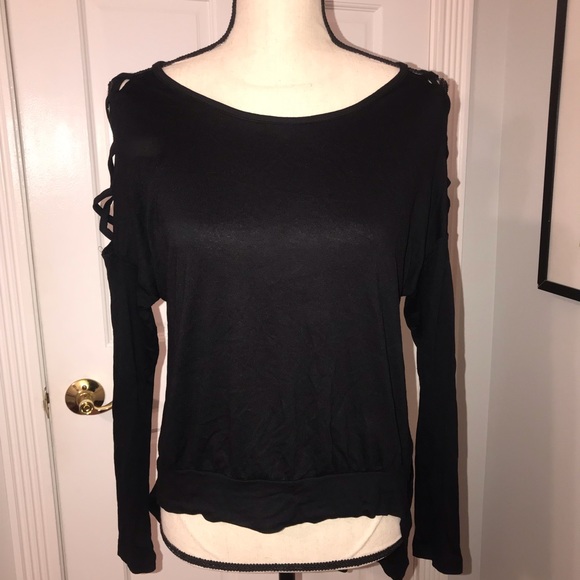 Venus black XS small top with sleeve detail - Picture 2 of 3